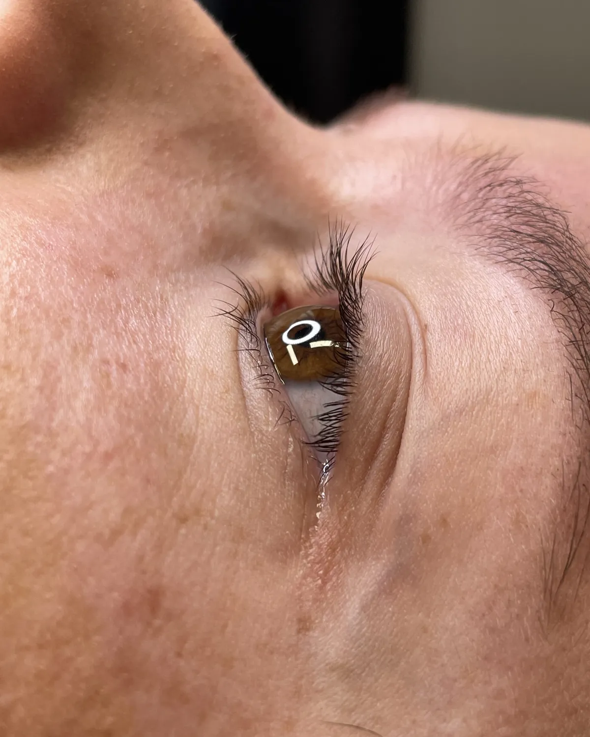 Rehaussement de cils réalisé au Studio Confidence